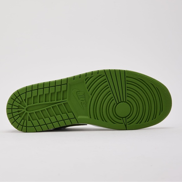 BIN Men’s Size 10 (Euro Sz 44) Air Jordan 1 Low SE Sneakers In White/Chlorophyll - Picture 6 of 16